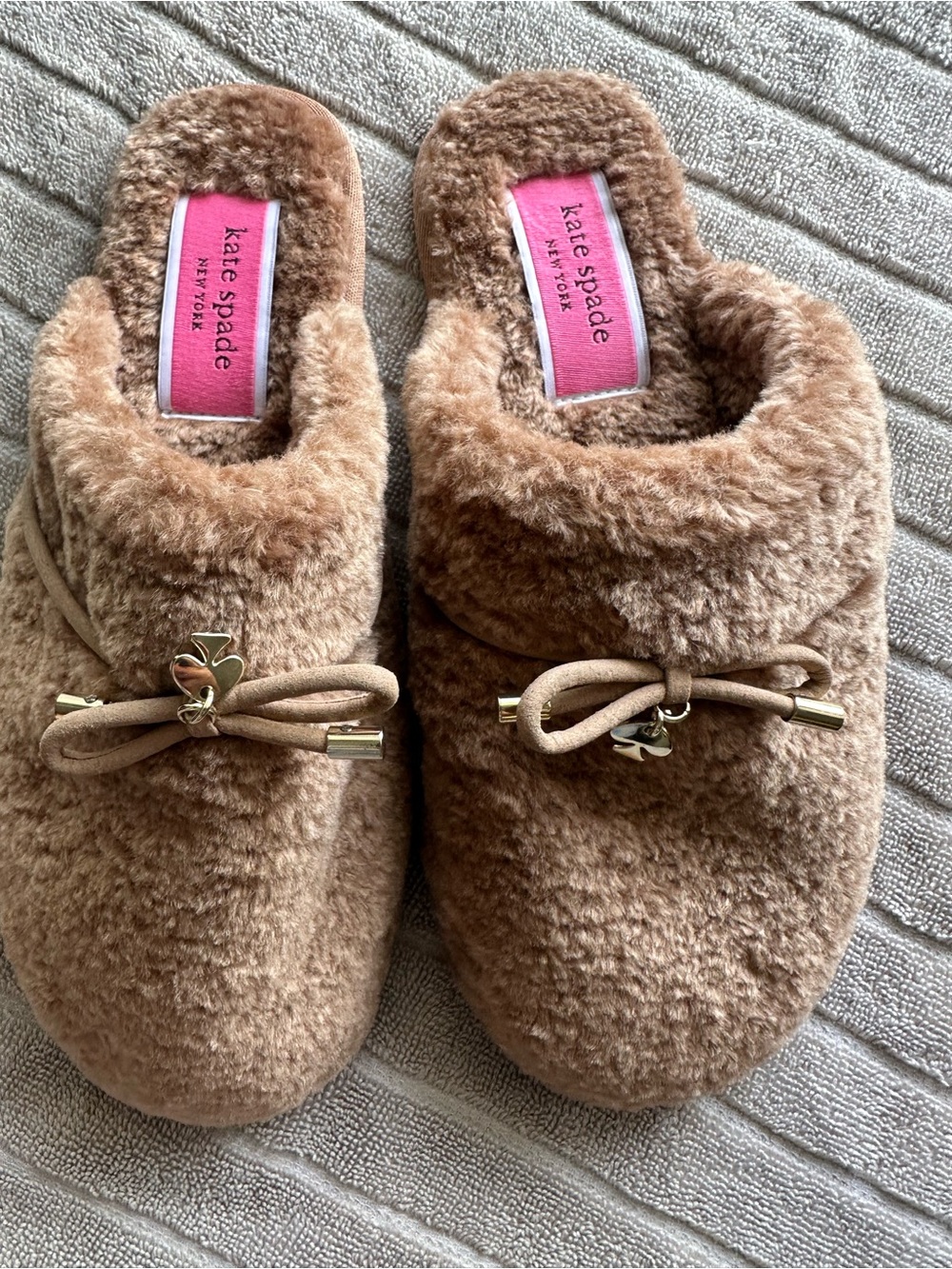 kate spade tan plush slip-on mules with bow and charm - Picture 2 of 4